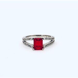 Estate Sterling Silver 925 Red Emerald Cut Gemstone Ring Split Shank Size 8